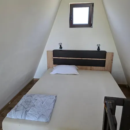 3a Vikendica Slankamen * Stari Slankamen