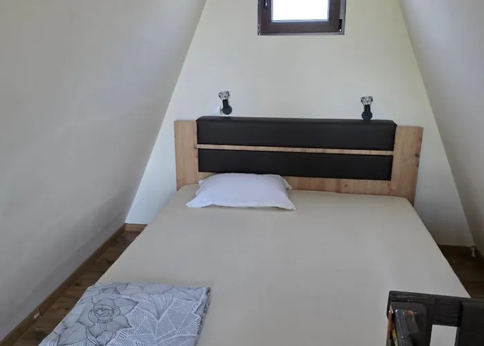 3a Vikendica Slankamen * Stari Slankamen